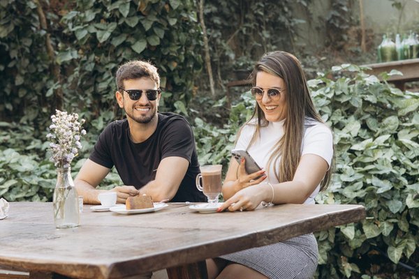 Trouvez le Parfum Parfait pour Sublimer Votre Personnalité : Guide Ultime